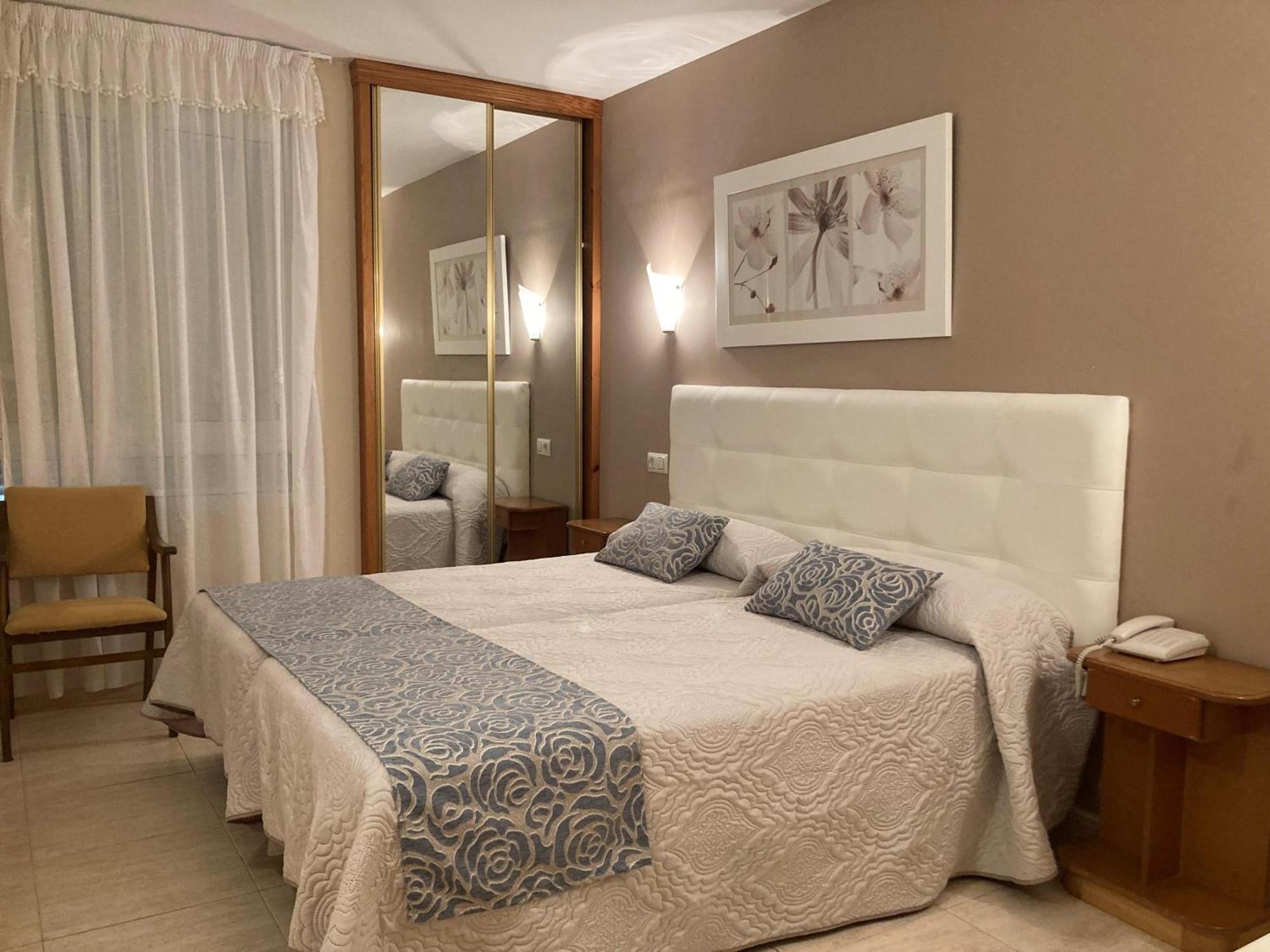 Hotel El Refugio 3 Estrellas Cobreces Ngoại thất bức ảnh