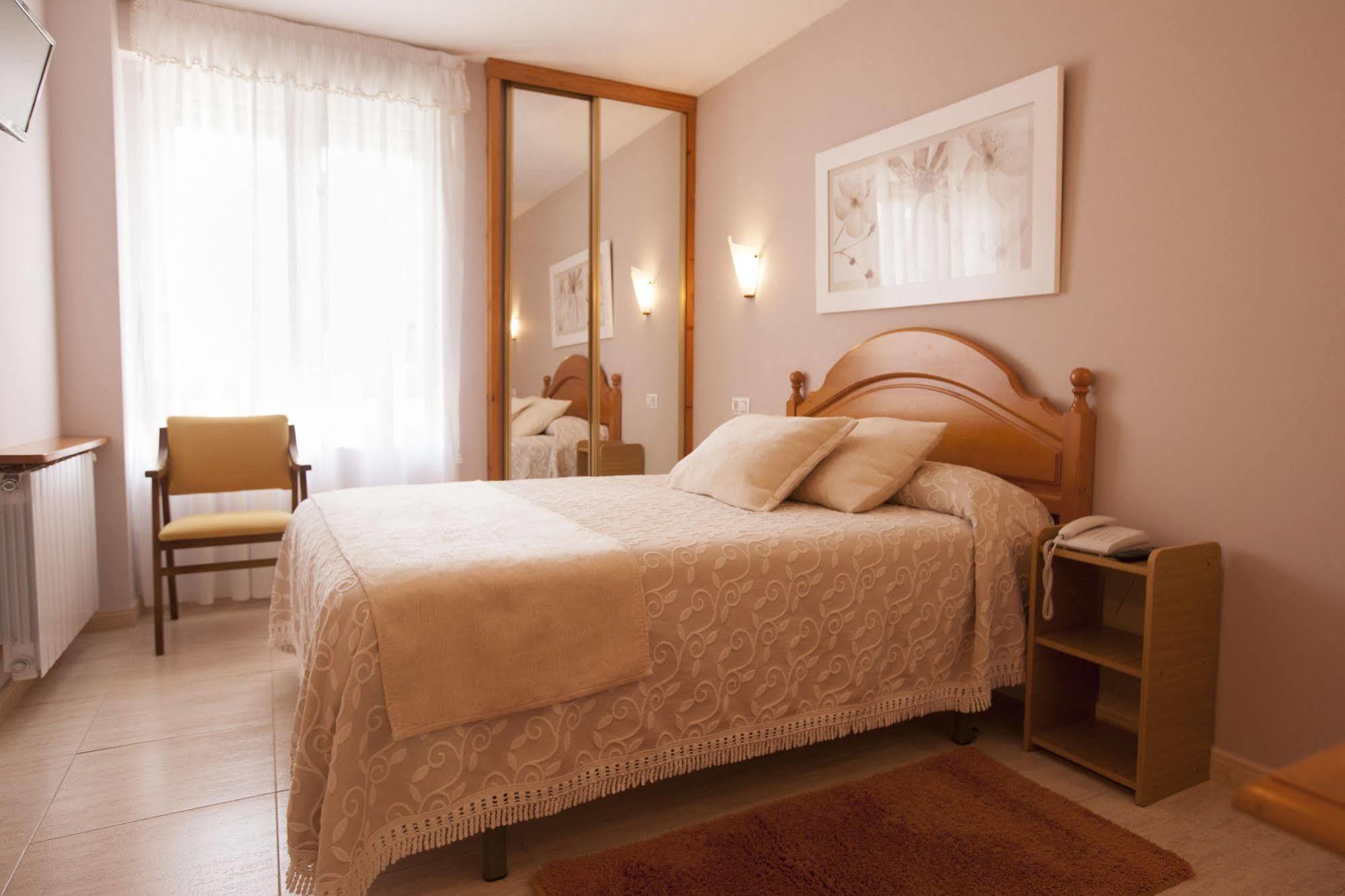 Hotel El Refugio 3 Estrellas Cobreces Ngoại thất bức ảnh