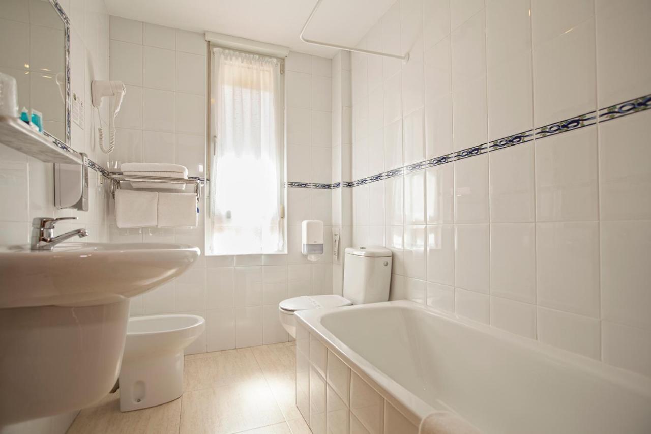 Hotel El Refugio 3 Estrellas Cobreces Ngoại thất bức ảnh